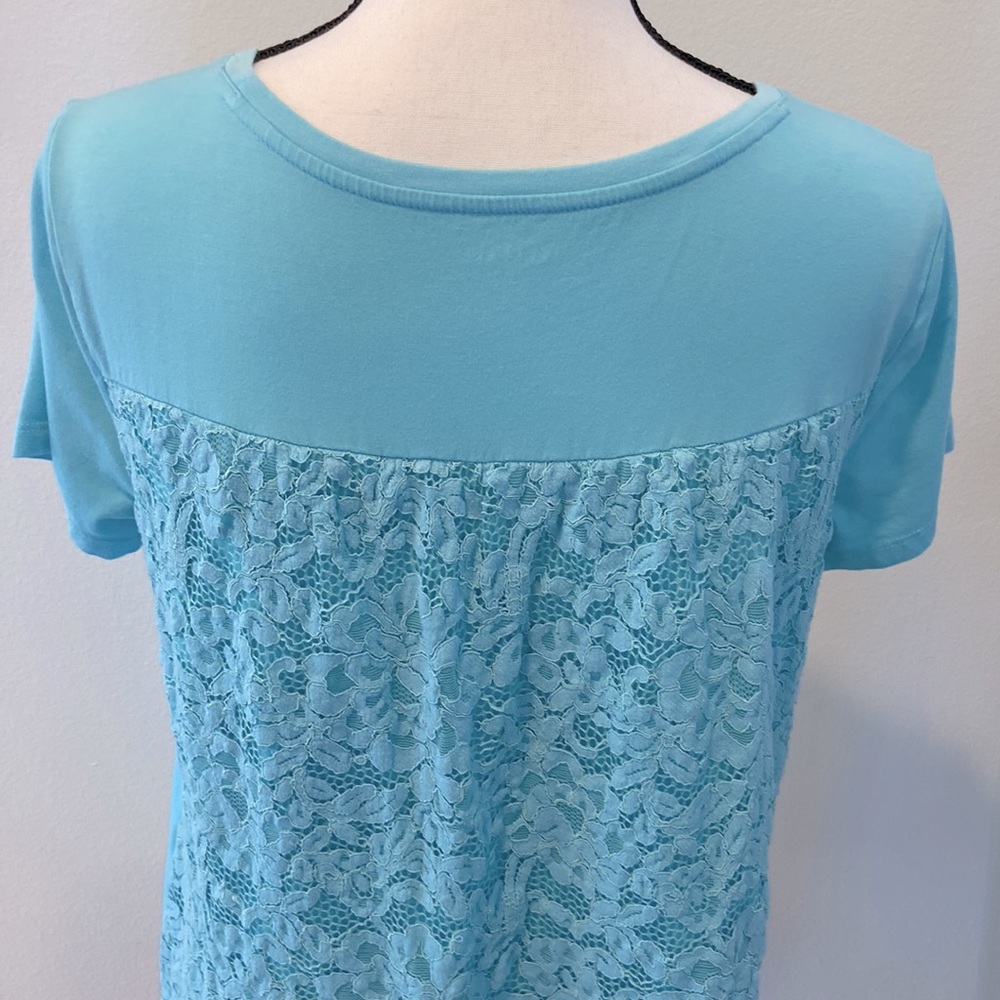 Lands End turquoise tshirt with lace back and pocket accent